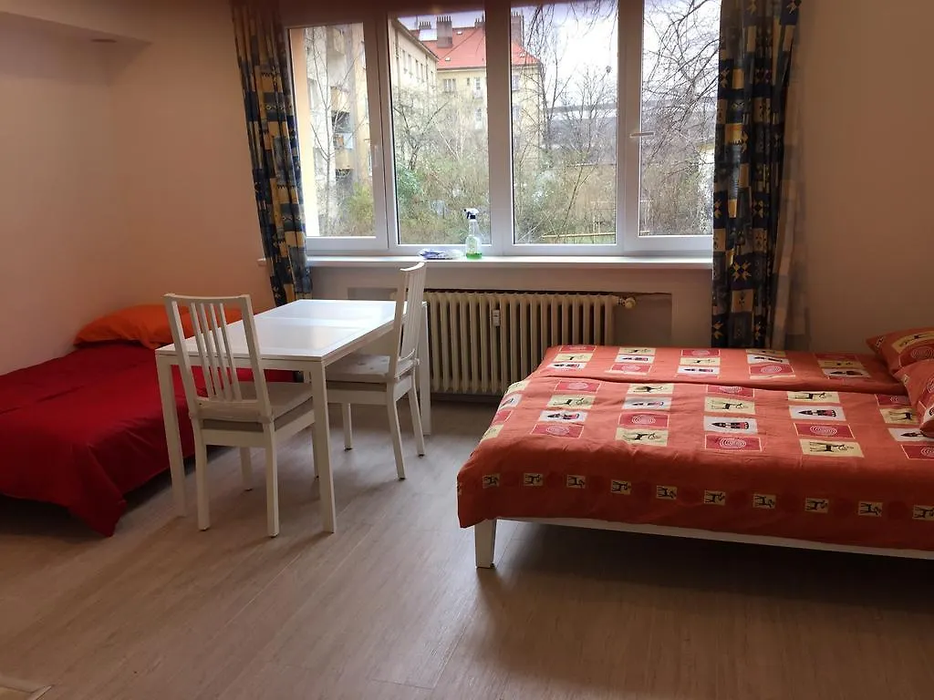 Apartment U Gymnazia Irina Praga
