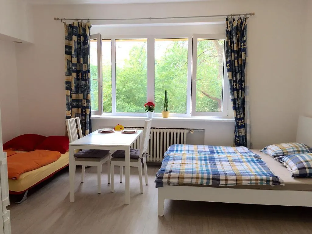 Apartment U Gymnazia Irina Praga